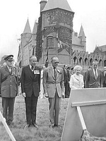 Prins Bernhard bij bijeenkomst t g v  40e verjaardag